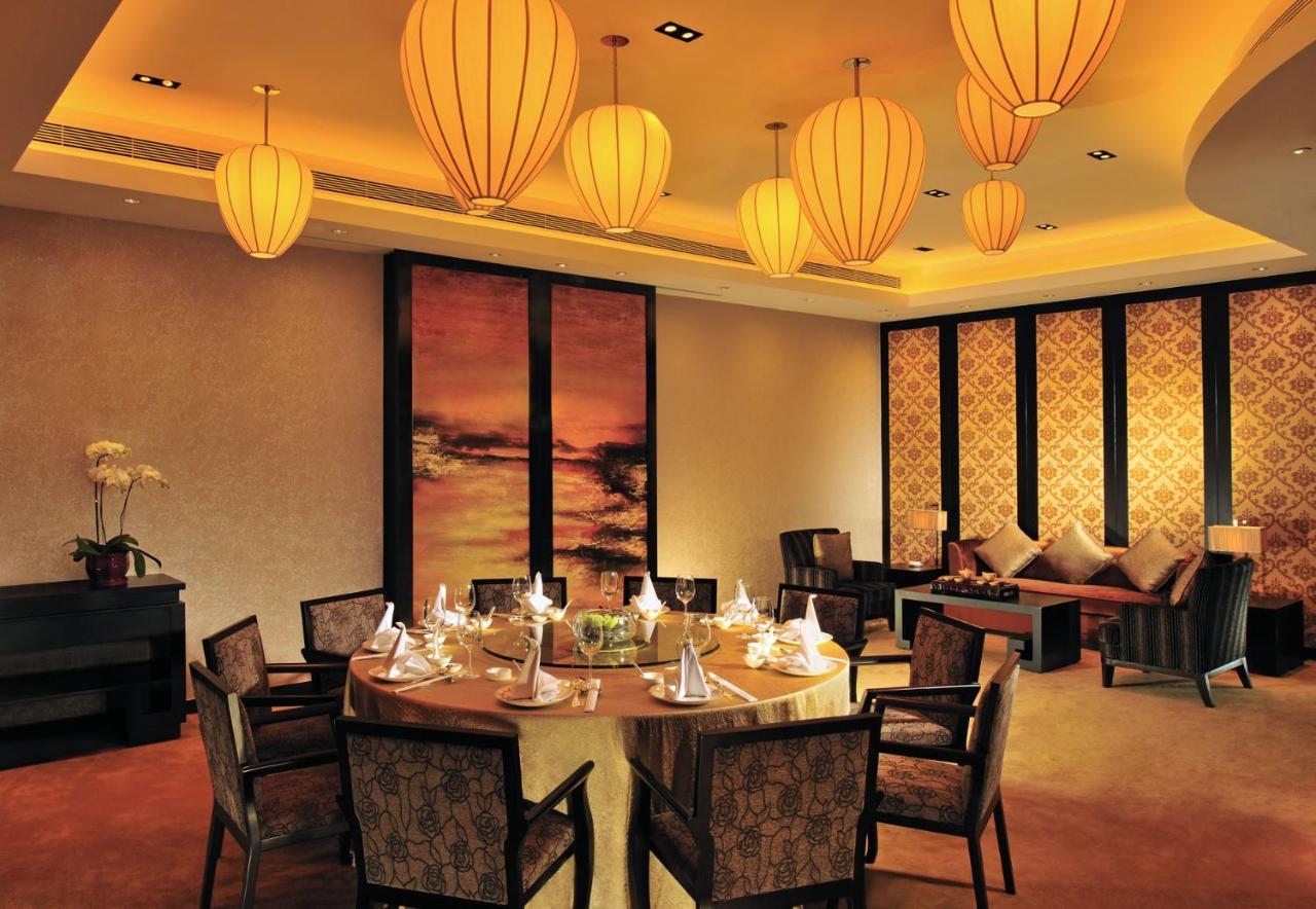 Shangri-La Shenzhen - Nearby Luohu Border, Outdoor Swimming Pool Exterior photo