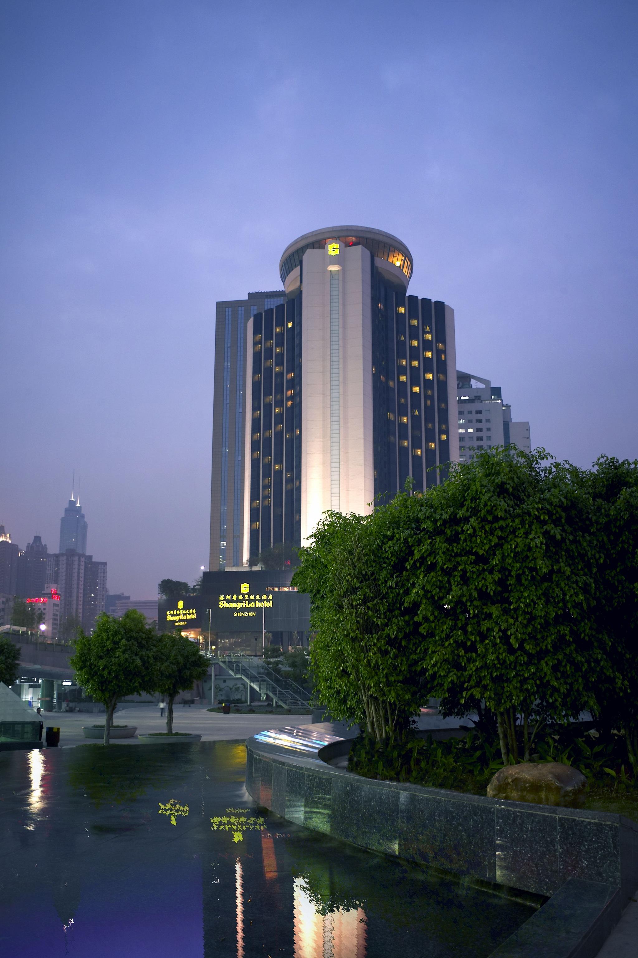 Shangri-La Shenzhen - Nearby Luohu Border, Outdoor Swimming Pool Exterior photo