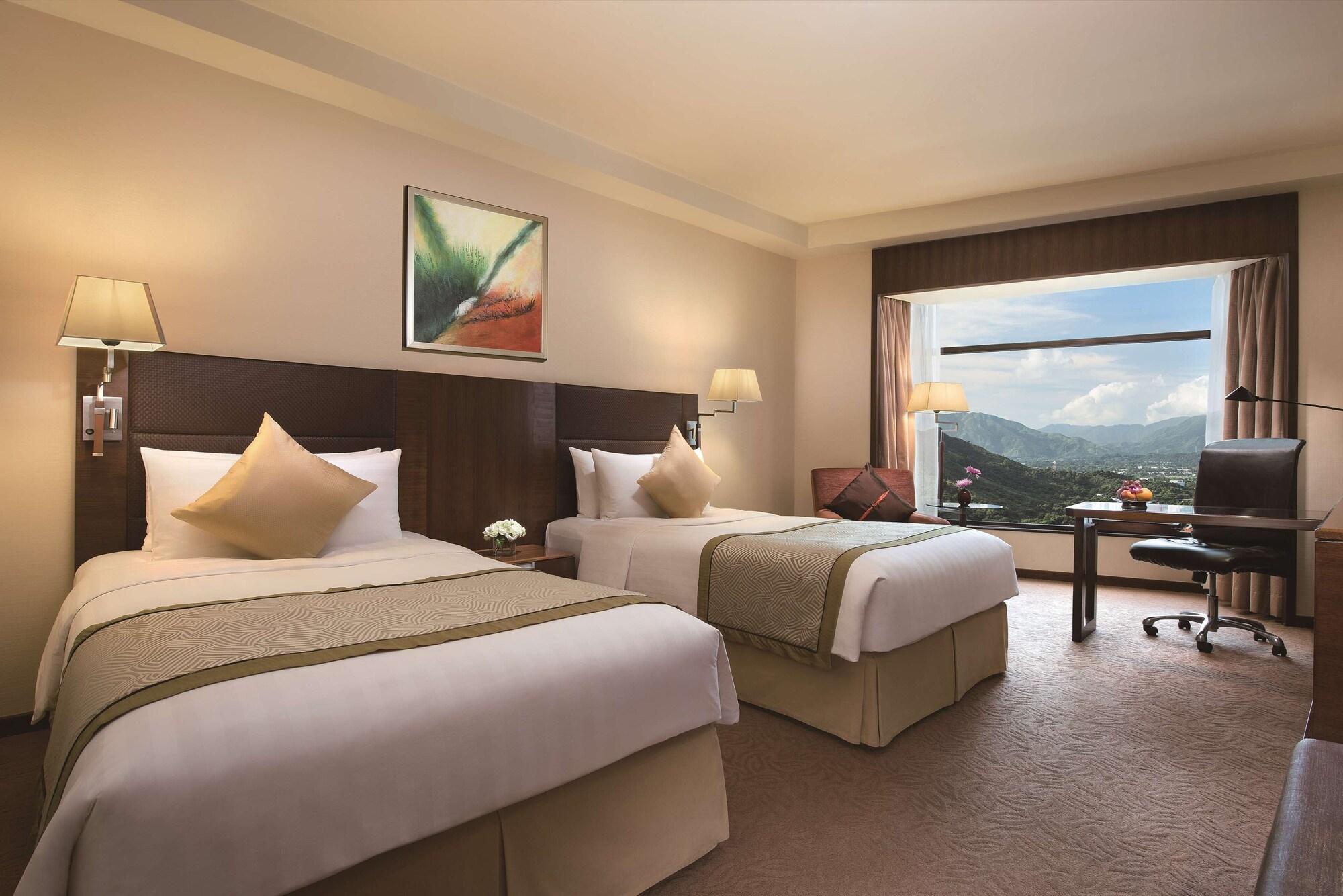 Shangri-La Shenzhen - Nearby Luohu Border, Outdoor Swimming Pool Exterior photo